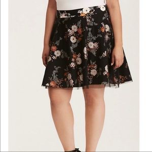 NWT Torrid 00 Floral Tulle Overlay Skirt